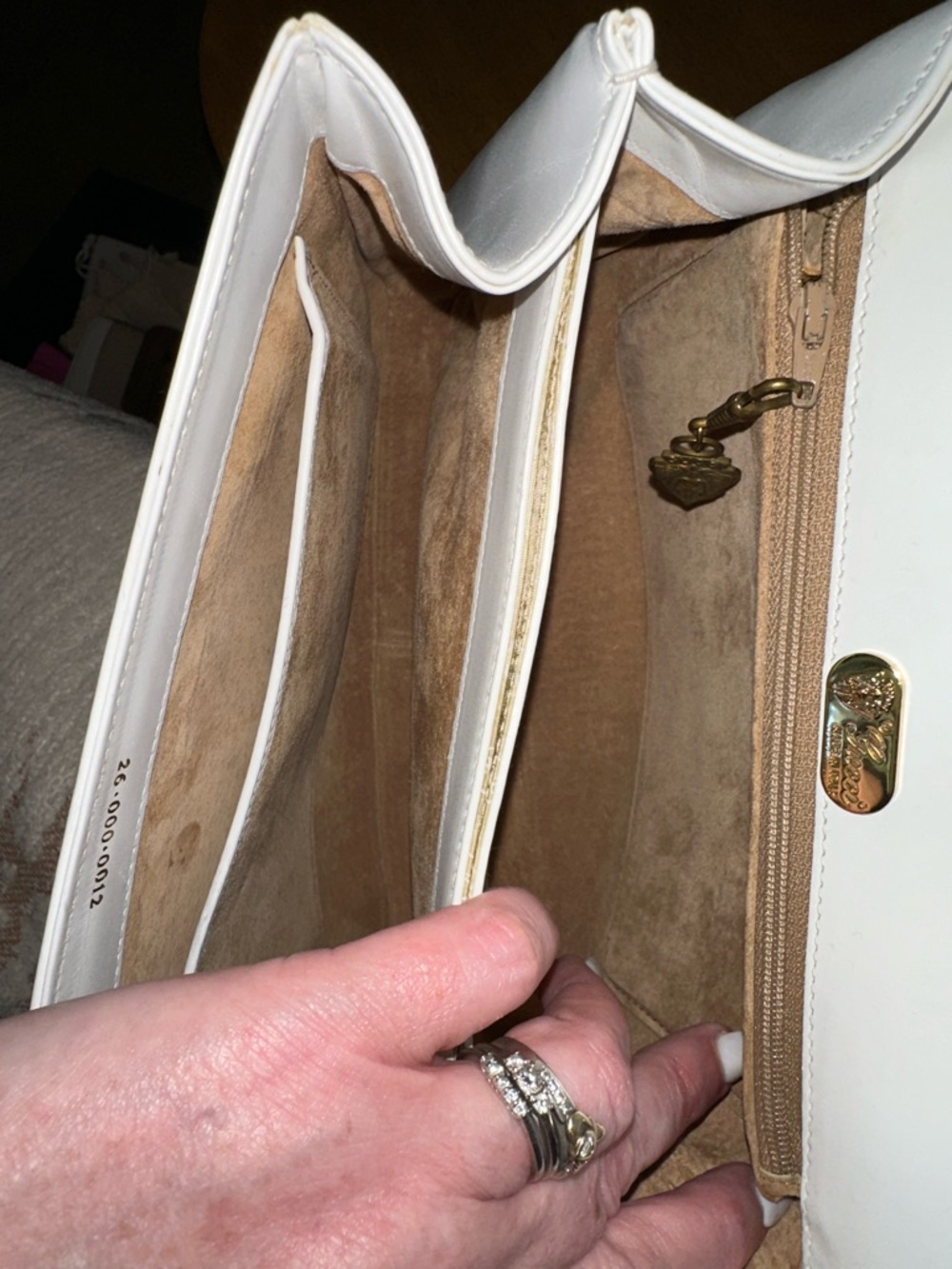 Vintage Gucci Kelly-like White Calfskin Leather Handbag with Suede Interior - Picture 9 of 16